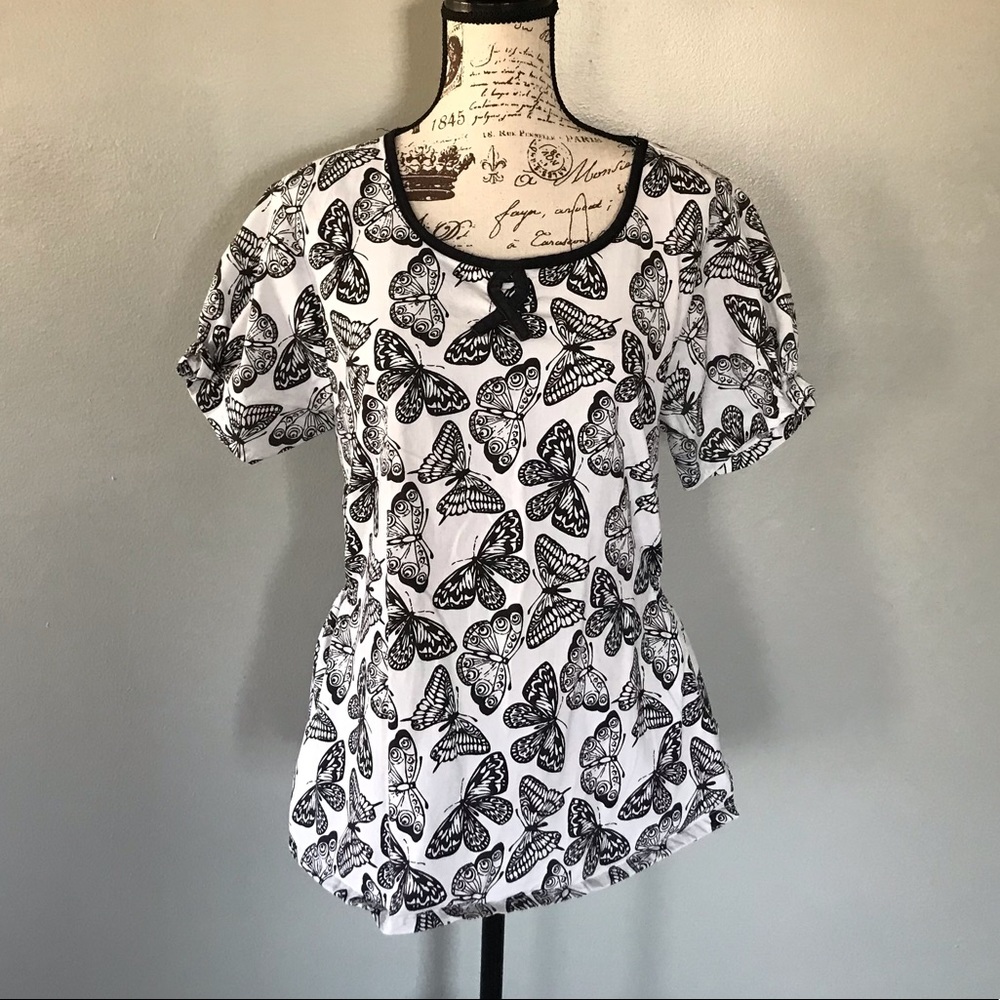 Like new scrub top